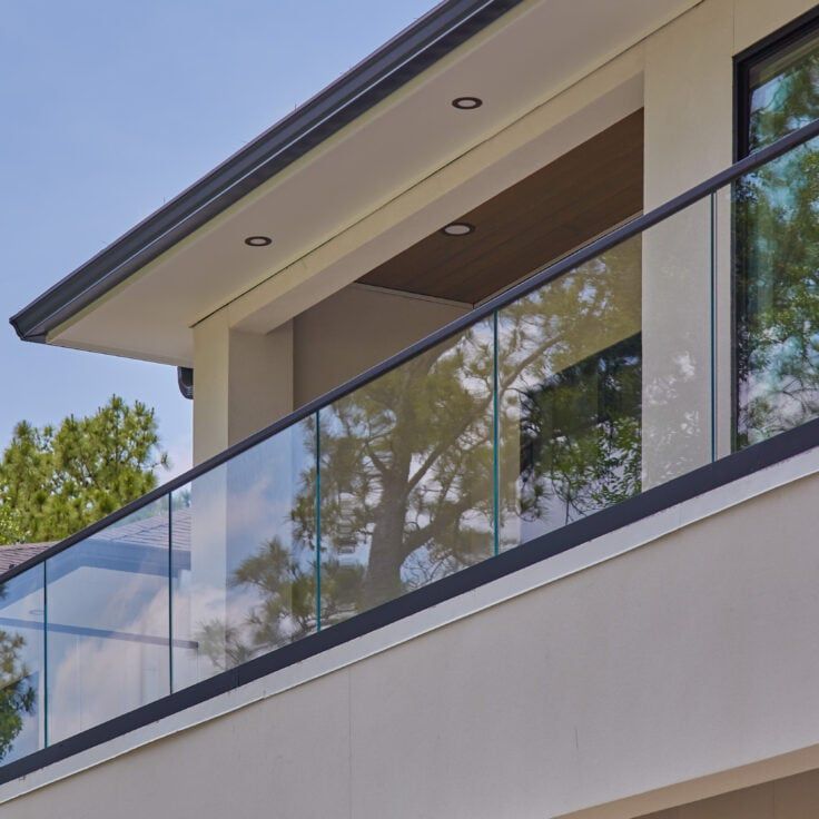 Villa Glass Balcony Railing